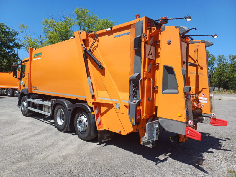33020-02.jpg