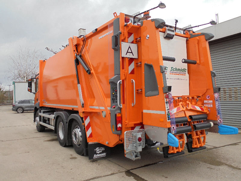 33020-02.jpg